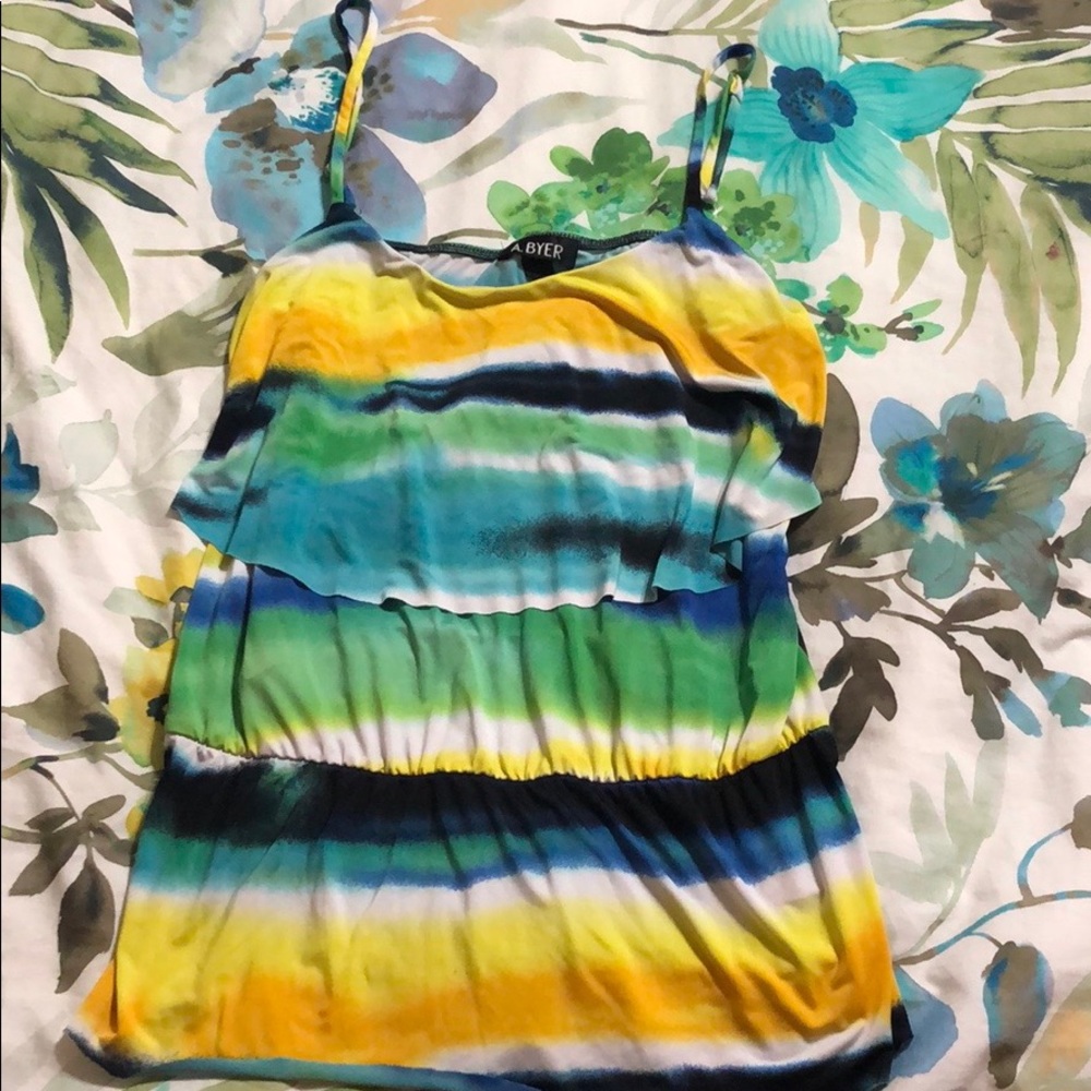 A. Byer L Juniors Tank